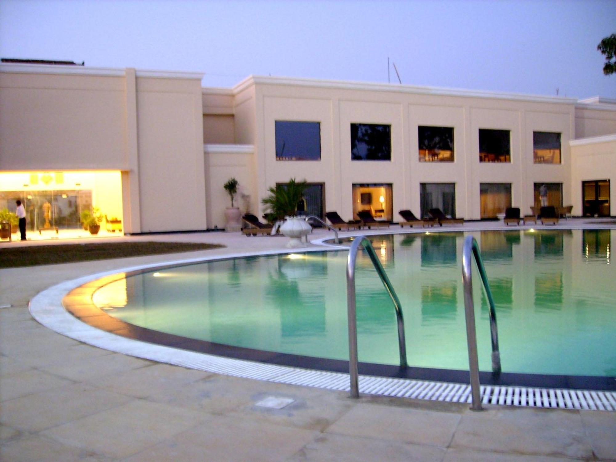 The Lalit Traveller Khajuraho Hotel Eksteriør billede