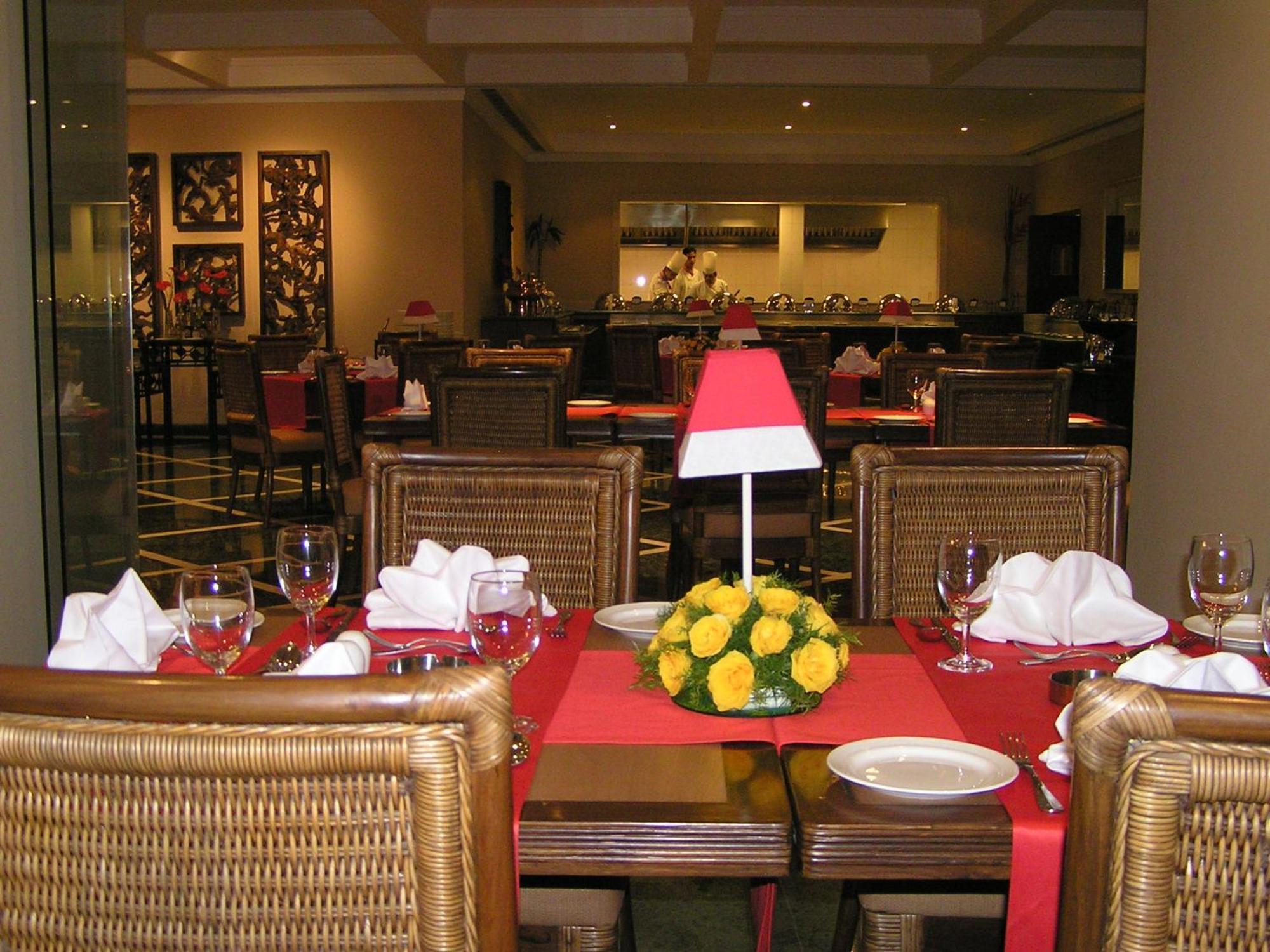 The Lalit Traveller Khajuraho Hotel Eksteriør billede